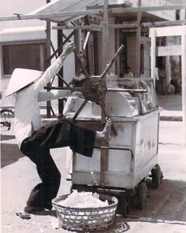 20 世纪 50 年代初越南西贡甘蔗榨汁