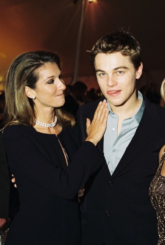 #名人 1997年12月，电影：《泰坦尼克号》首映式上，莱昂纳多和席琳迪翁