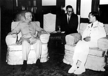 #人物 1965年8月16日，蔣介石接見阮高祺