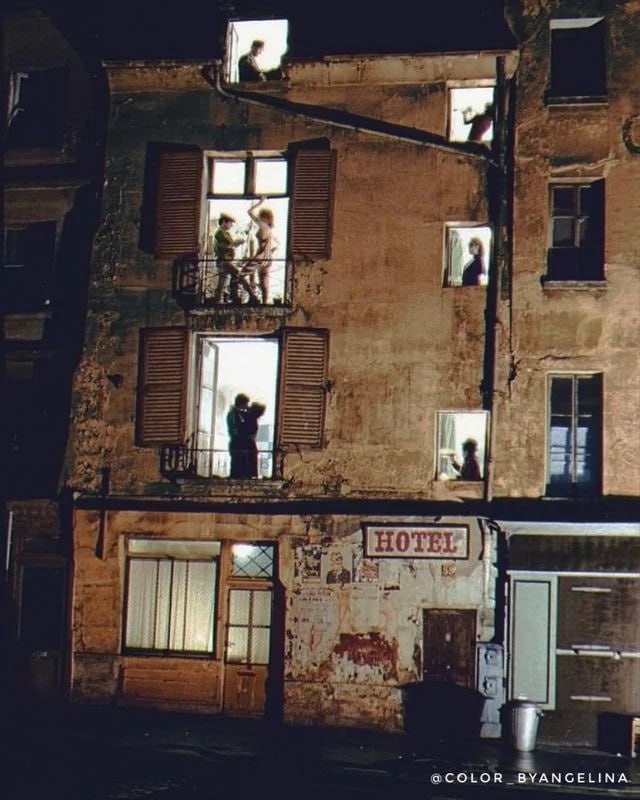 巴黎酒店夜生活，1952年