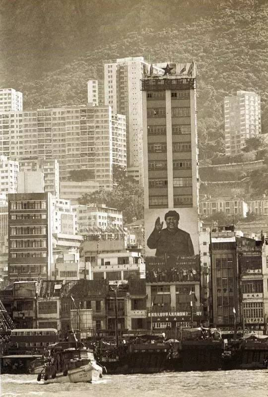 1960年代末，在中国大陆文化大革命浪潮影响下，香港也爆发了激进的左派运动