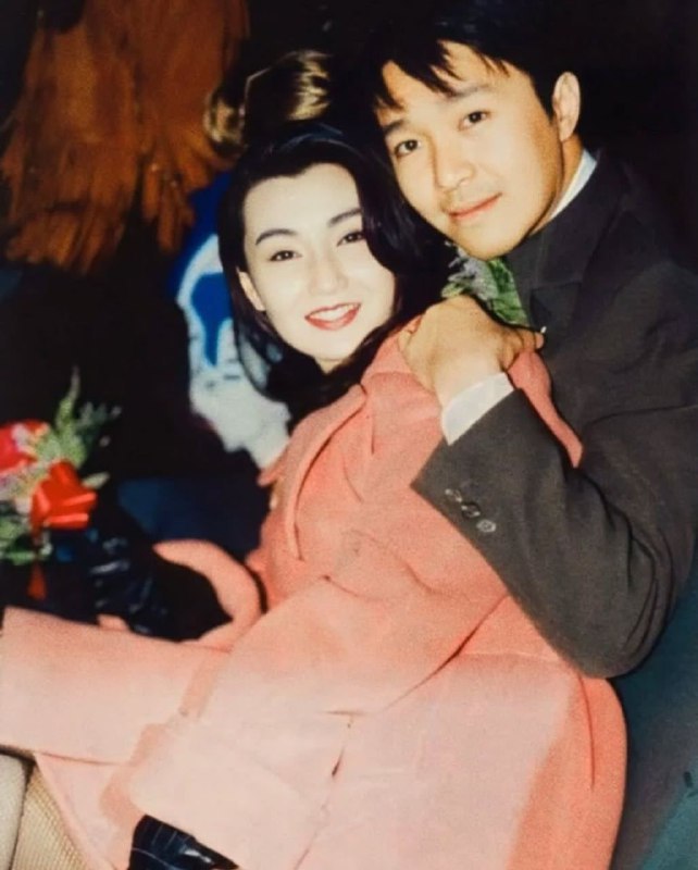 #名人 90年代 香港娱乐杂志上的明星合照#名人 90年代 香港娱乐杂志上的明星合照