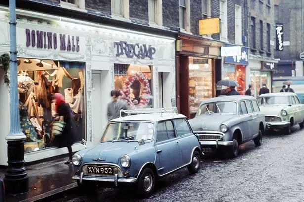 伦敦卡纳比街，1960年代卡纳比街（Carnaby Street） 位于伦敦市中心苏荷区（Soho），是1960年代“摇摆的伦敦（Swinging London）”文化的核心象征之一