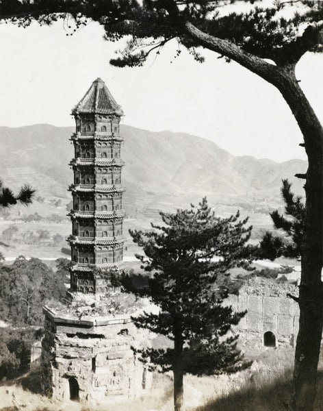 1870-1890年，北京香山公园昭庙琉璃塔