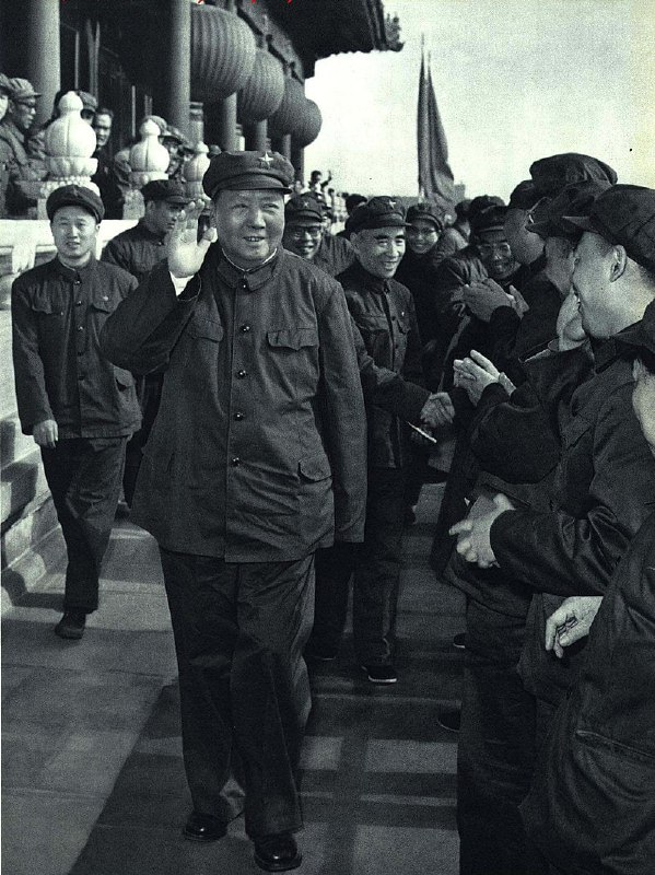 图为，毛泽东和林彪（1967年1月）