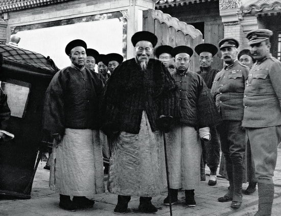 八国联军占领北京后，李鸿章被慈禧太后任为“钦差大臣便宜行事”，同各国谈判