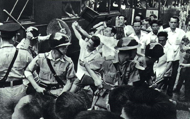 1967年，六七暴动期间的香港防暴警察