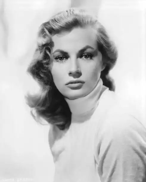 #名人 瑞典裔美国女演员安妮塔·艾格宝（Anita Ekberg），摄于 1955 年左右
