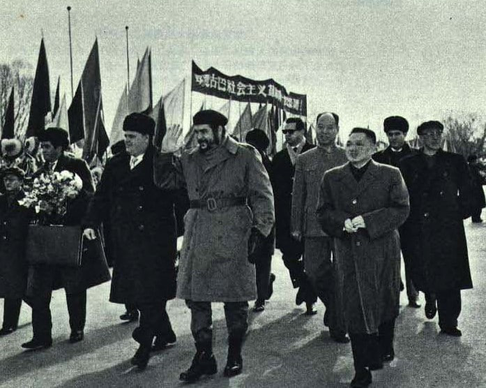 1965年古巴革命领导人切·格瓦拉访问中国，邓小平接见