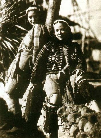 1943年7月1日，日治时代台湾自制日语电影《莎勇之钟》，李香兰主演