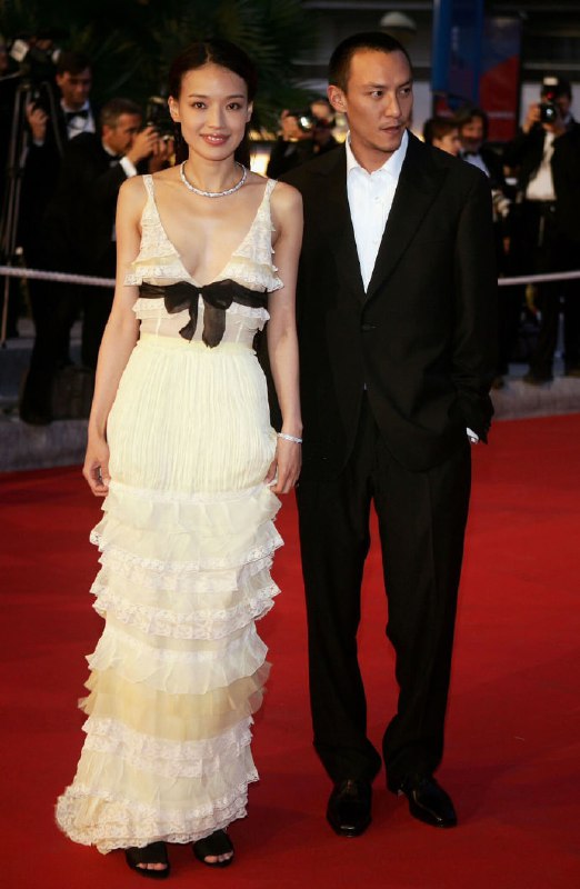 #名人 2005年，戛纳电影节红毯，舒淇和张震