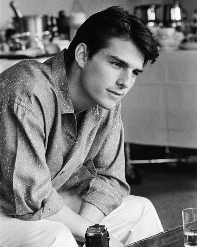 #名人 汤姆·克鲁斯访问伦敦时在酒店套房接受采访