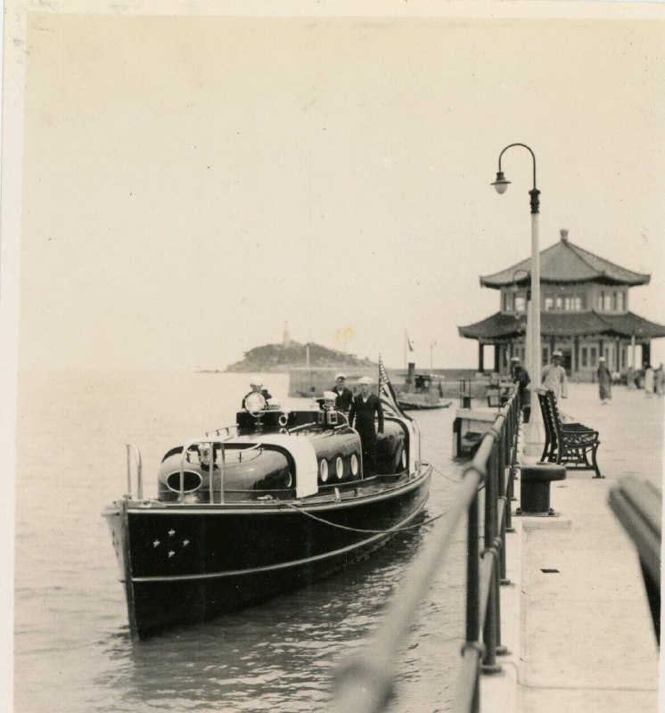 1933 年中国青岛，海军上将驳船