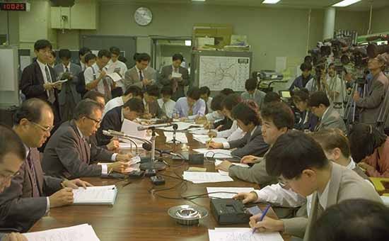 1995年9月26日，大和银行在其纽约分支机构参与美国国债的交易中亏损了11亿美元