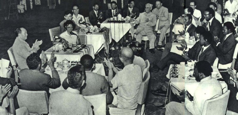 1963年8月8日，毛泽东主席在北京接见非洲来宾时，应当时在古巴避难的美国黑人领袖、美国全国有色人种协进会北卡罗来纳州门罗分会前主席罗伯特·威廉此前的要求，发表《呼吁世界人民联合起来反对美国帝国主义的种族歧视、支持美国黑人反对种族歧视的斗争的声明》